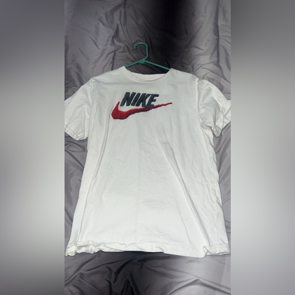 Men’s large Nike shirt
